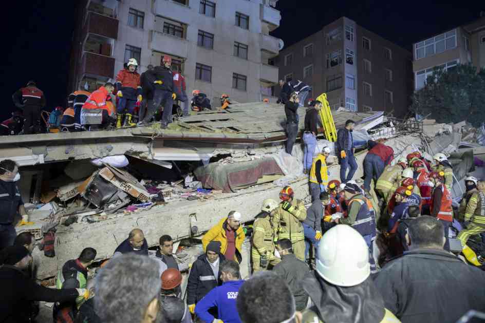 Porastao broj žrtava u srušenoj zgradi u Istanbulu na 14