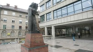 Istraživački novinari rade posao zarobljenog tužilaštva: Zašto se ne istražuje poreklo imovine funkcionera?