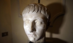 Italija izložila mermernu rimsku glavu ukradenu tokom Drugog svetskog rata