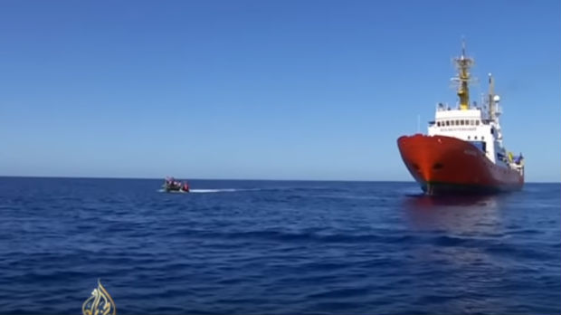 Italijanska policija oduzela nemački brod sa migrantima