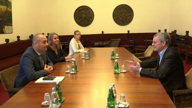 Ivanišević sa ambasadorom Austrije o migrantima u Srbiji 