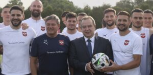 Ivica Dačić prisustvovao treningu fudbalske reprezentacije: Za bezbednost igrača u Nemačkoj brinuće i 20 srpskih policajaca (VIDEO)