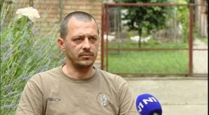 Iz tabloida saznao da je uhapšen: Učestvovao u protestima, policija mu došla u „rutinsku kontrolu i pretres kuće“