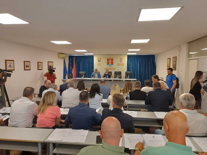 Izabrana nova većnica na Panteleju, završila SNS Akademiju mladih lidera