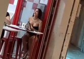 Izazvala erupciju oduševljenja: Žena otkrila svoje grudi usred jednog hrvatskog restorana VIDEO