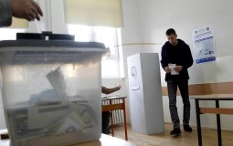 
					Izborni panel naložio prebrojavanje 1.472 biračka mesta i ne priznavanje glasova poštom iz Srbije 
					
									