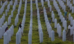 Izetbegović pozvao srpski narod da ne negira genocid u Srebrenici