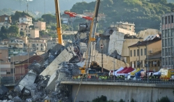 Izgledno rušenje stambenih zgrada ispod mosta koji se urušio u Djenovi