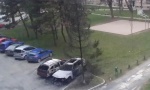 Izgorela dva automobila u centru Loznice