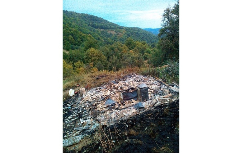 Izgorela kuća u Sjenici, Milomir Sredojević ostao bez ičega