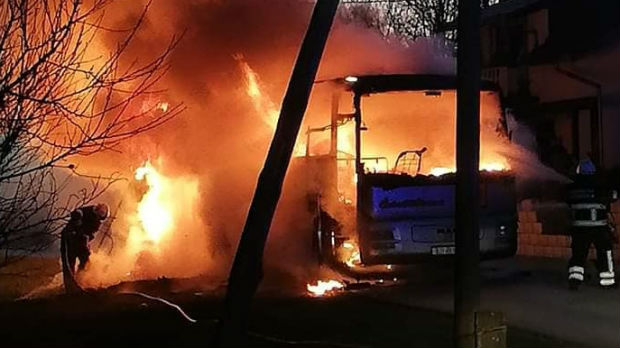 Izgoreo školski autobus u Hrvatskoj, deca evakuisana