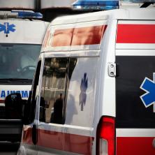 Izgubio kontrolu nad vozilom, pa se zakucao u drvo: Nastradao motociklista u jezivoj nesreći kod Topole