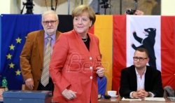 Izlazne ankete: Konzervativni blok Angele Merkel pobedjuje, AfD u parlamentu 