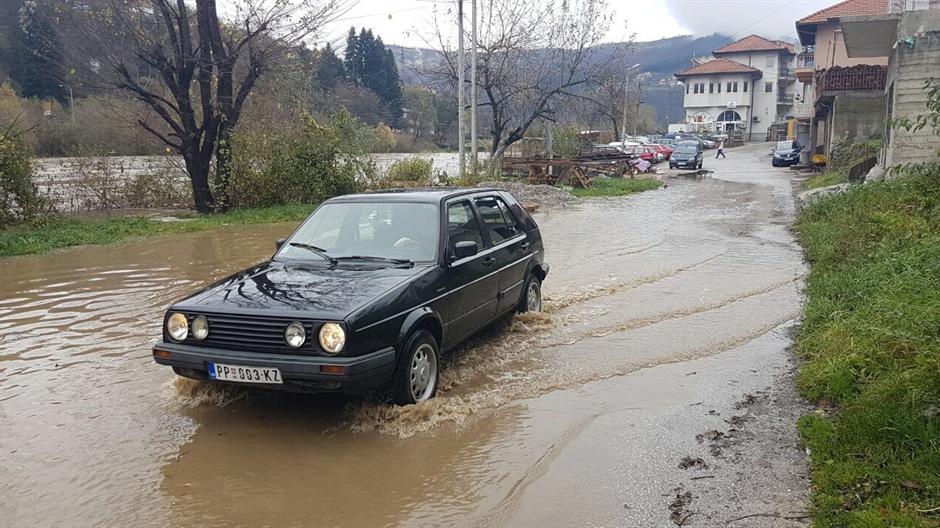 Poplave u Kraljevu, Vranju... odron na Ibarskoj 