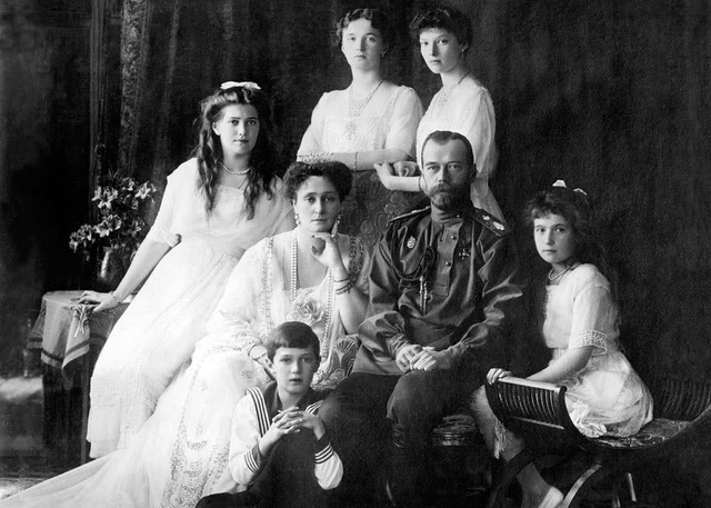 Izložba fotografija „U susret ruskom caru, Romanovi - carsko služenje“ u Zagrebu