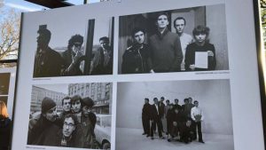 Izložba povodom 40 godina albuma Paket aranžman na beogradskom Trgu republike