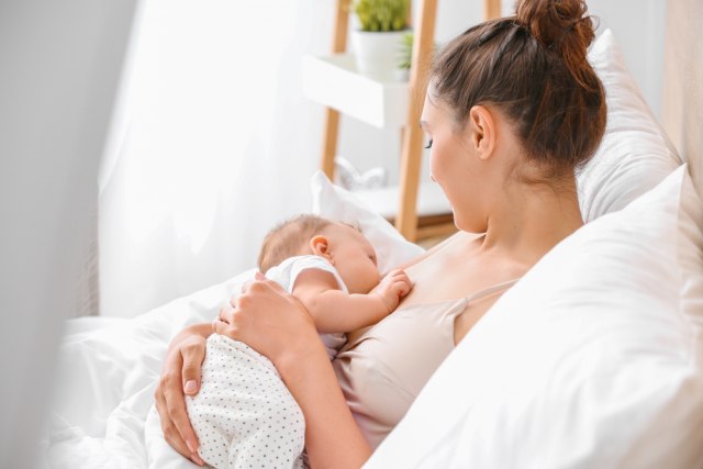 Izmenjeni propisi: Mame koje su na porodiljskom primale siću dobiće obeštećenje