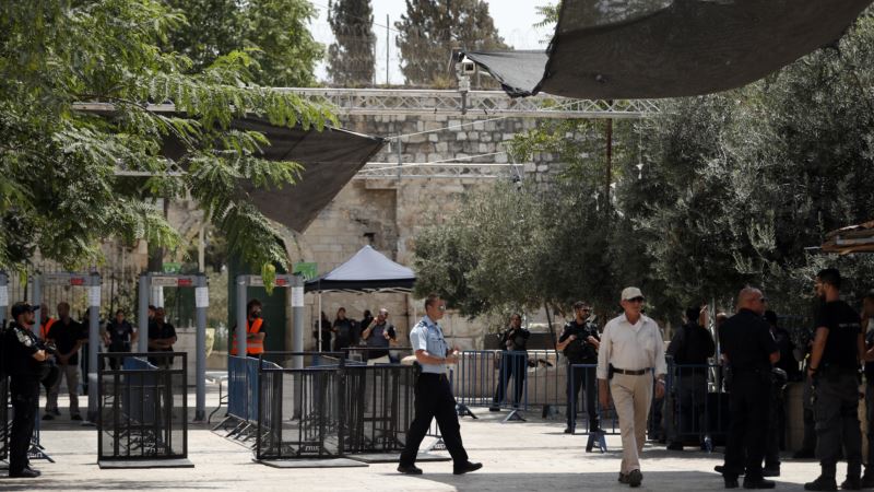 Izrael: Detektori ostaju, Palestinci nek ne ulaze u džamiju ako neće