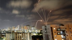 Izrael, Palestina i nasilje: Više od 70 mrtvih, stradala i deca, rakete samo lete, strah od „rata u punom obimu“