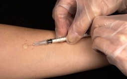 
					Izrael će 1. novembra započeti testiranje vakcine za koronavirus na ljudima 
					
									