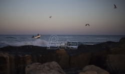 Izrael još traga za brodom iz kojeg je nafta zagadila obalu, deset sumnjivih