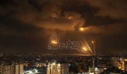 Izraelski avioni nastavili napade na pojas Gaze, raketiranje Izraela ne prestaje