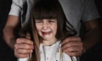 Izrečena dosad najveća kazna za nasilje u porodici: Za polno zlostavljanje ćerki dobio 6  godina