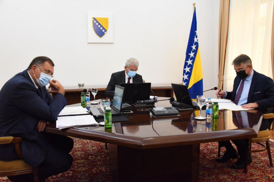 JEDNOGLASNO: Dodik, Džaferović i Komšić protiv priznanja samoproglašenog Kosova