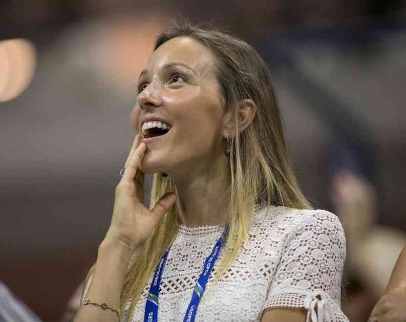 JELENINA PORUKA NOVAKU PRED EPSKI MEČ: Snažne reči supruge pred sam početak finala US Opena obišle svet (FOTO)