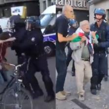 JEZIVE SCENE! DA LI JE OVO TA DEMOKRATIJA I SLOBODA? Kažnjen jer nosi tradicionalni palestinski šal, grupa policajaca nasrće na devojčicu (VIDEO)