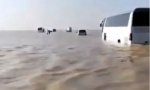 JEZIVI SNIMCI: Saudijsku Arabiju pogodilo nevreme, more usred pustinje, 30 osoba poginulo (VIDEO)