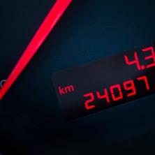 JEZIVO: Svaki deseti polovni automobil u Srbiji ima vraćenu kilometražu