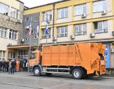 JKP Gradska čistoća donirala kamion za odnošenje smeća JKP Mladenovac FOTO