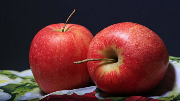 Jabuka se u Srbiji prska 16 puta, standard je tri