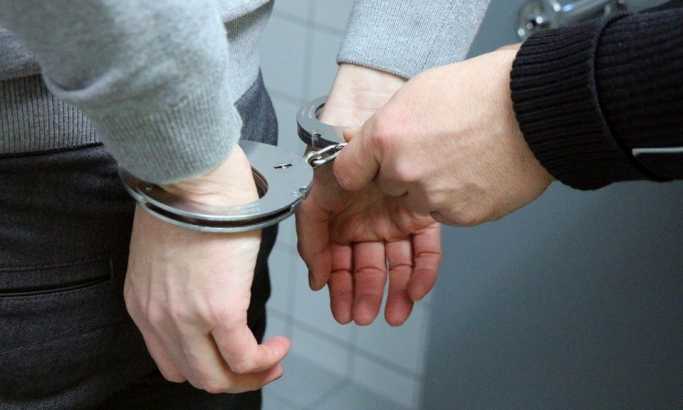 Jagodina: Uhapšen, pretukao supružnike u šetnji