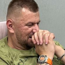 Janjuš obelodanio poruke sa udatom ženom, muž joj otišao na posao, a ona bivšeg rijaliti učesnika pozvala kod nje: Sram te bilo, kako ti nije žao čoveka