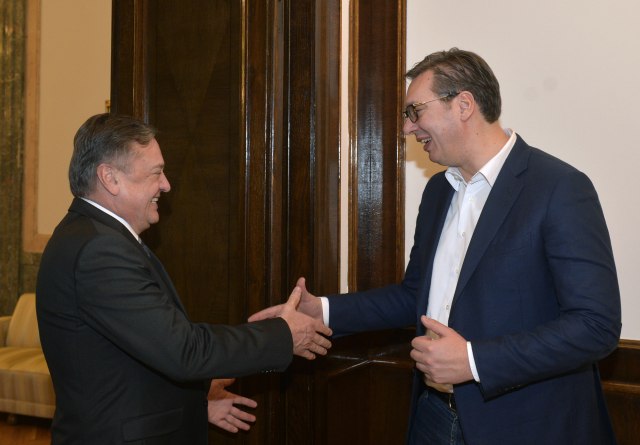Janković s Vučićem, posebno pohvalio BG na vodi