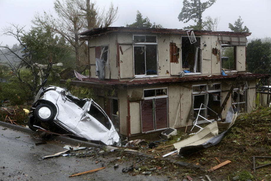 Japan: U naletu tajfuna 35 mrtvih, 17 nestalih