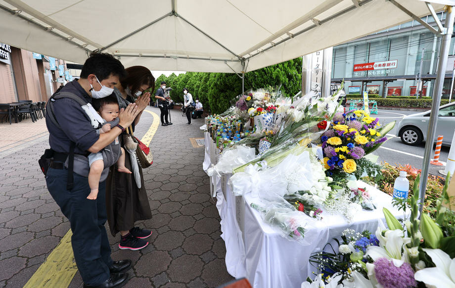 Japanci odaju počast bivšm ubijenom premijeru Abeu, sahrana u utorak
