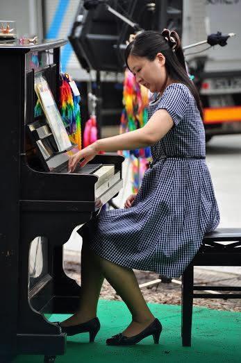 Japanska pijanistkinja koja svira samo levom rukom nastupa u Beogradu