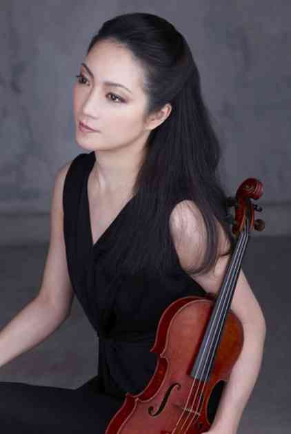 Japanska violinistička zvezda Akiko Suvanai ponovo sa Filharmonijom
