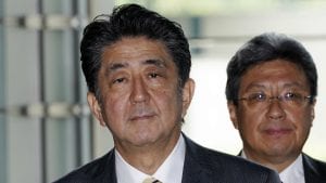 Japanski premijer rekonstruisao vladu da joj osveži imidž