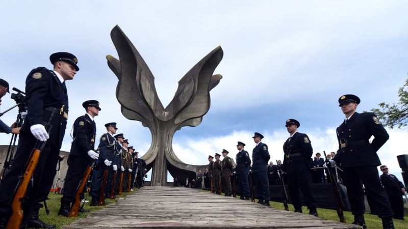 Jasenovac: Zvanična komemoracija žrtvama, bojkot Srba, Jevreja i antifašista