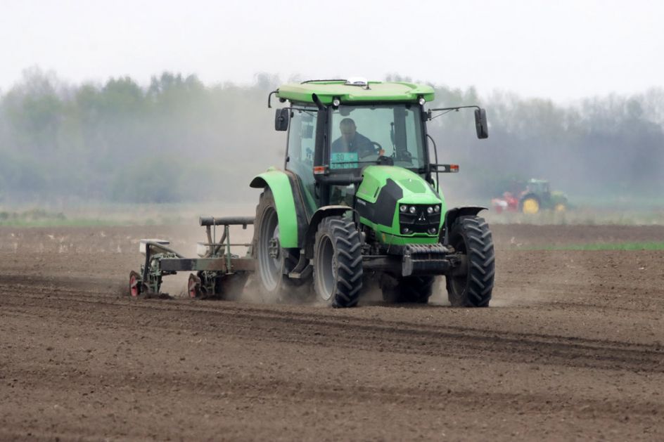 Javni poziv namenjen kupovini traktora iz IPARD fondova otvoren do 22.aprila