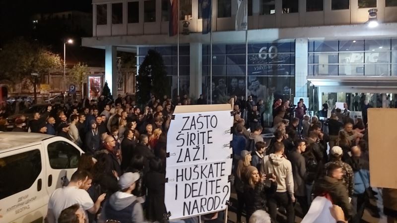Vučić gostovao na RTS-u, demonstranti ga nisu sačekali