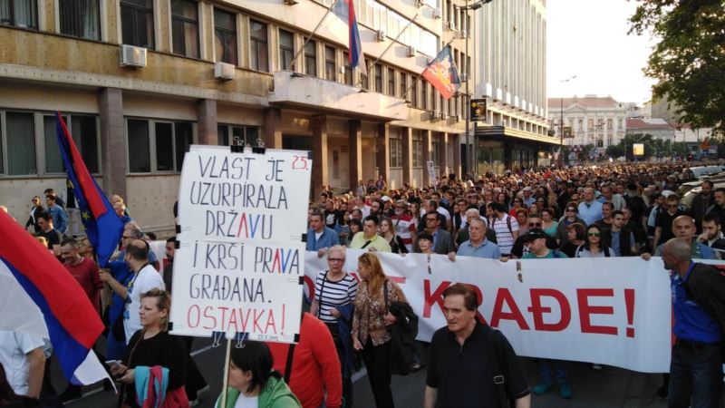 Jedan od pet miliona u Beogradu: Vi, okupljeni građani ste elita