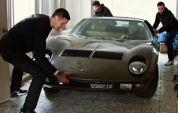 Jedan vlasnik je Lamborghini Miuru P400 S čuvao 40 godina u svojoj dnevnoj sobi