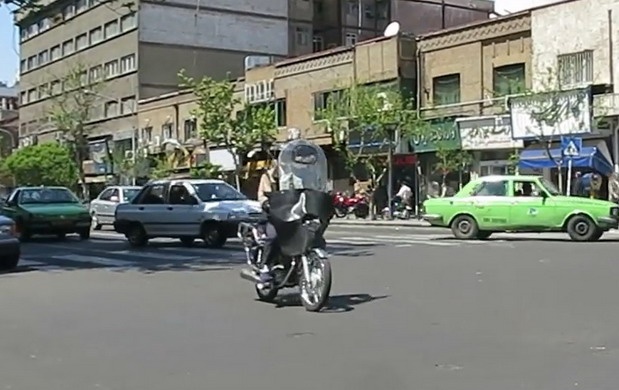 Jedina zemlja na svetu koja ženama zabranjuje vožnju motocikala napokon ukida zabranu