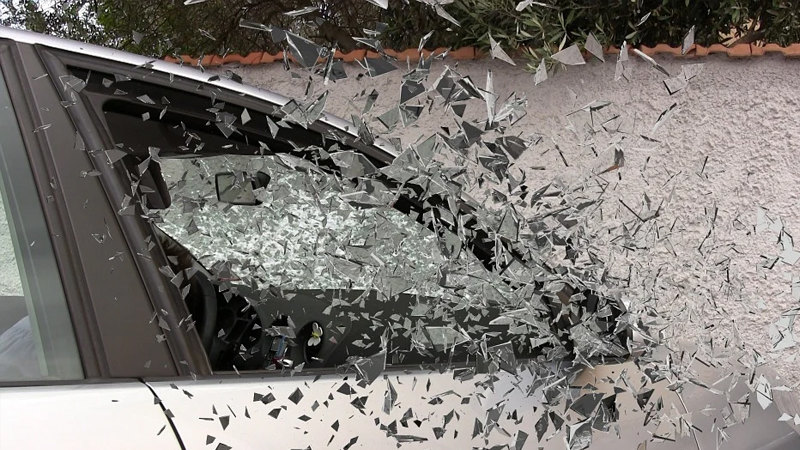 Jedna osoba poginula, četiri teško povređene u sudaru dva automobila kod Zrenjanina