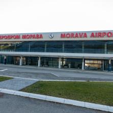 Jeftine karte, besplatan parking: Aerodrom u Kraljevu obara sve rekorde, ljudi oduševljeni